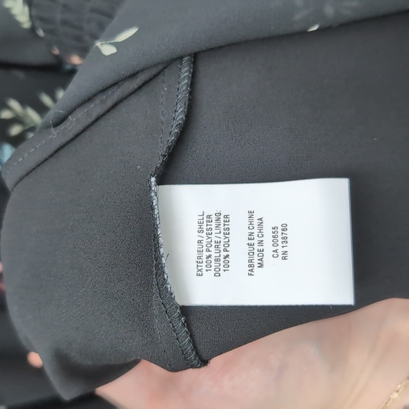 High-collared mini dress - Picture 9 of 10